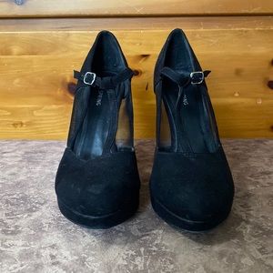 Call It Spring Suede and Mesh Platform Heel Black US 9